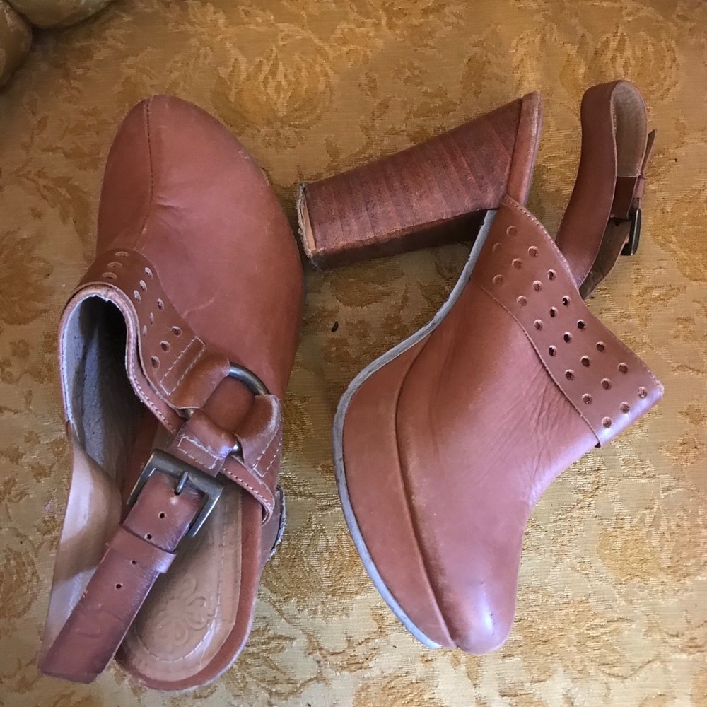 Vintage Leather Healed Clog